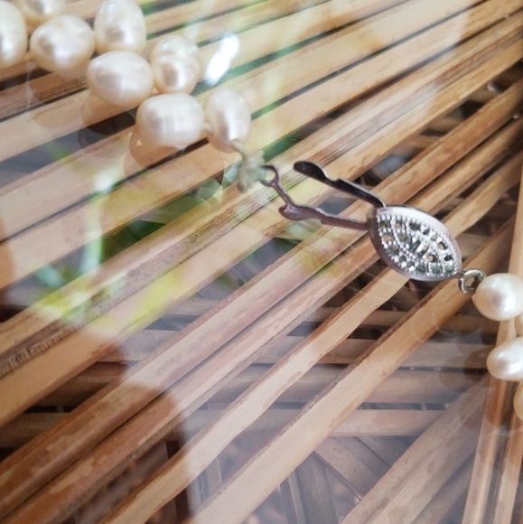 14k white Fresh Water Pearl Necklace - Picture 7 of 8